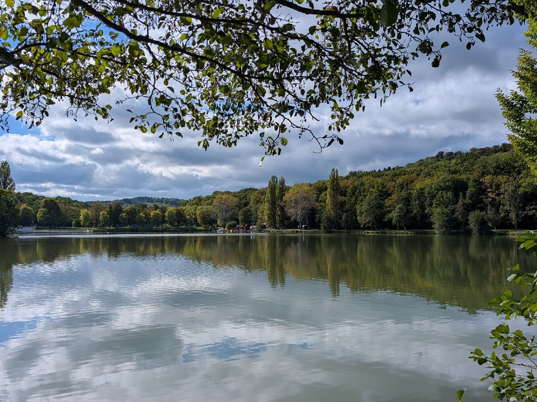 Base de loisirs des lacs de la Folie-孔特勒克塞维尔必去景点