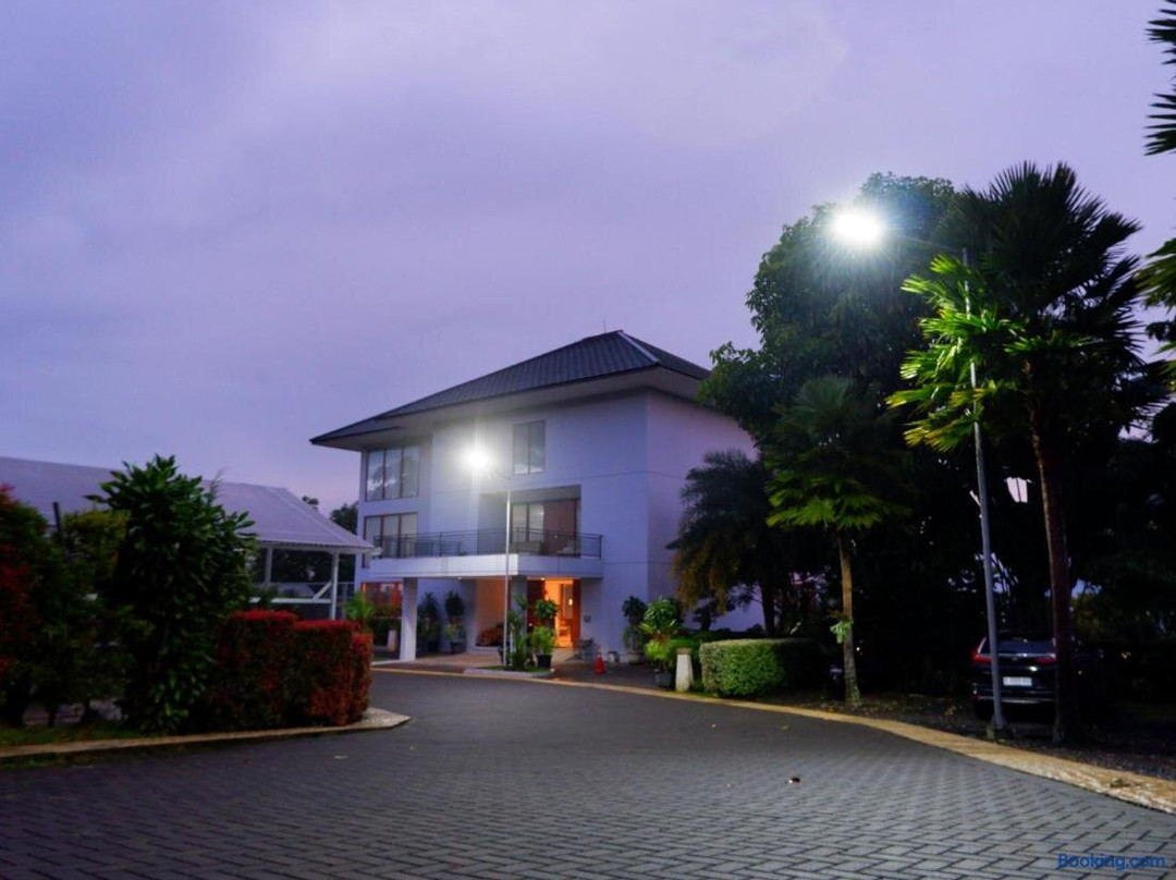 Nava Magnolia Hotel