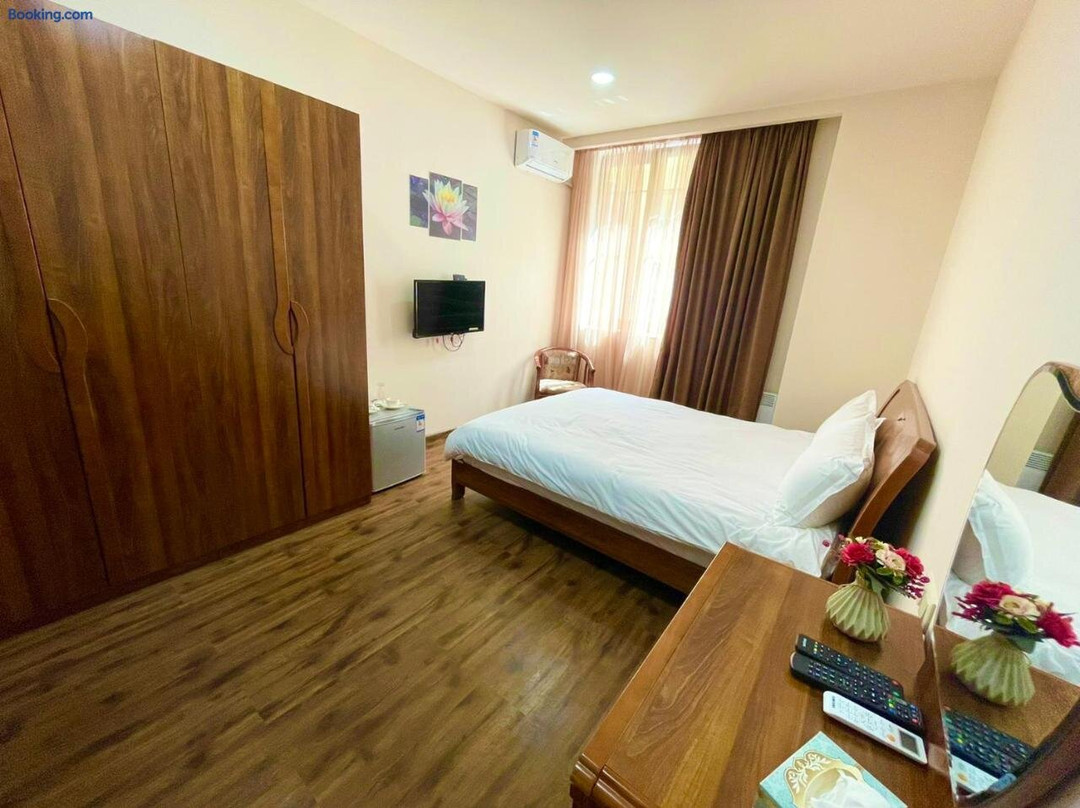 Yars Apartments