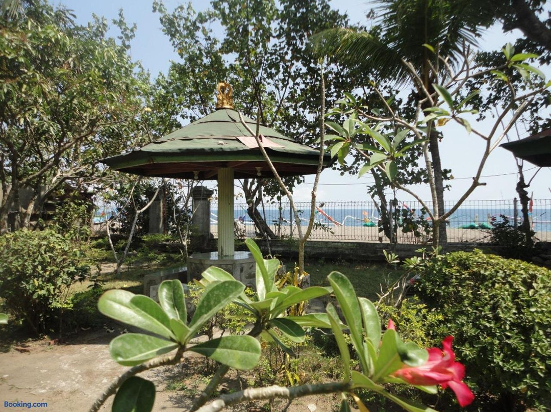 Pakuna Beach