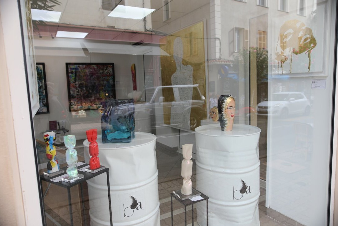 Bel'Arti Galerie d'art-卡尔维必去景点