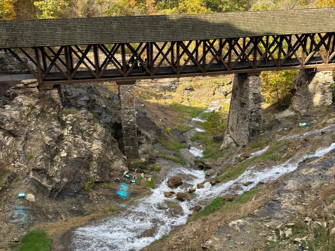 Lost Canyon Cave and Nature Trail-Ridgedale必去景点