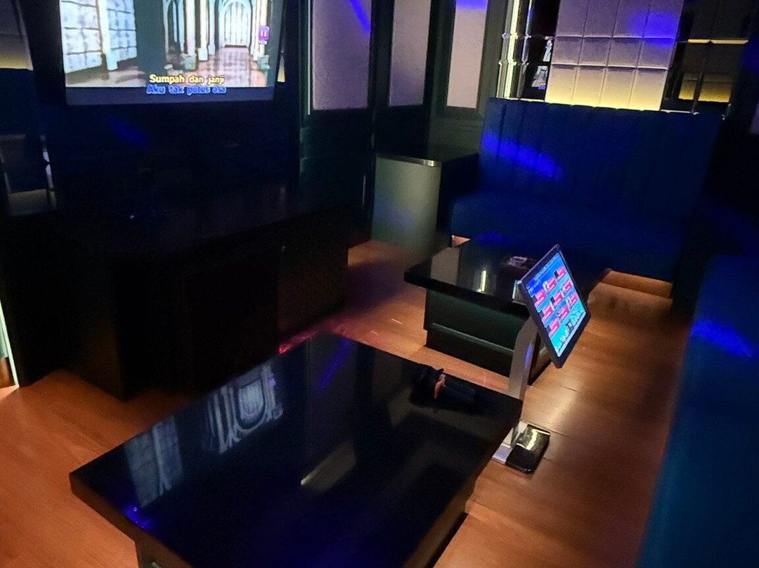 Avenzel Hotel and Convention Cibubur主图