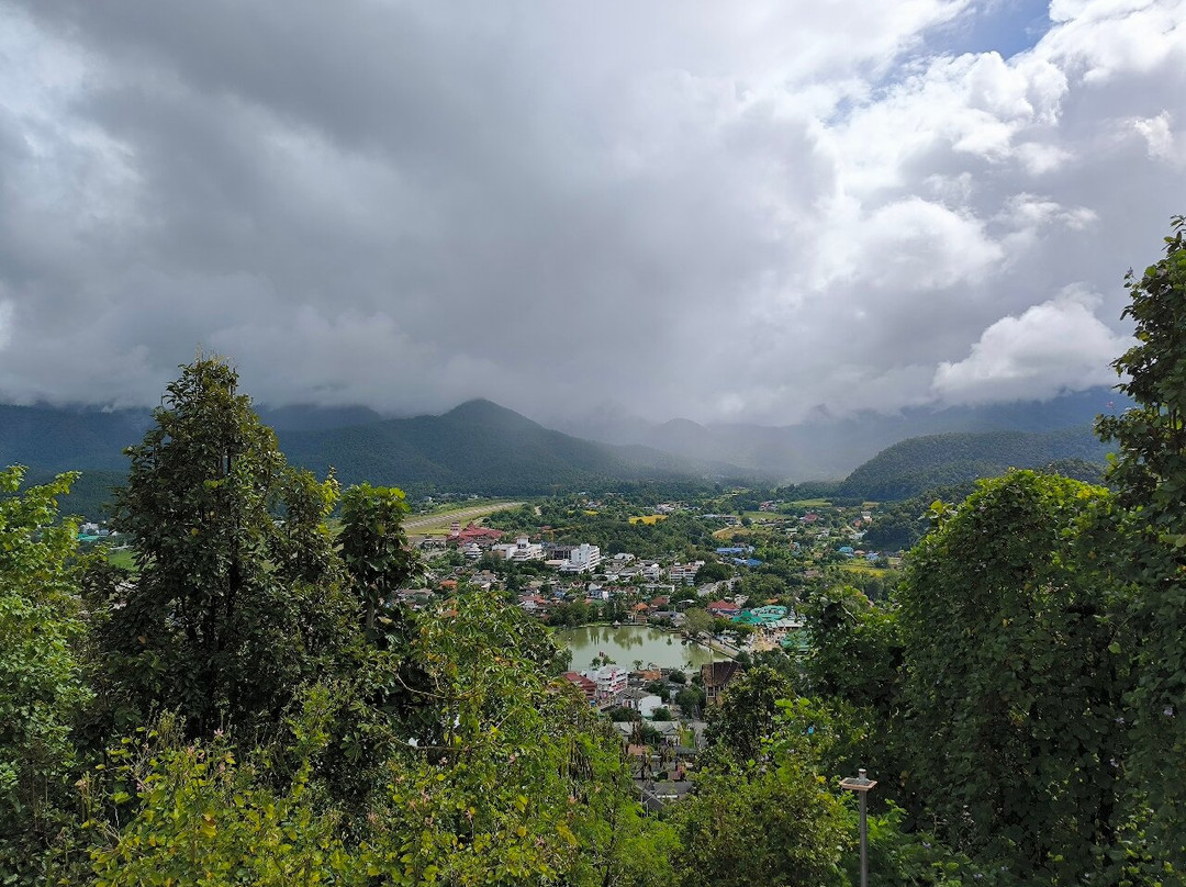 Mae Hong Son Mountain Wat-夜丰颂必去景点