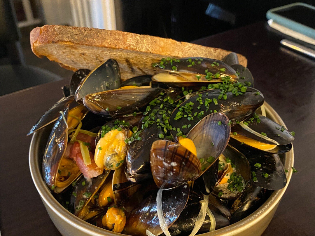 布伦特里餐馆和美食-The House by Hilly Gant