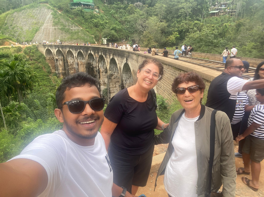 Escape with Yasun-tours & transfer(PVT)LTD-因都鲁瓦必去景点