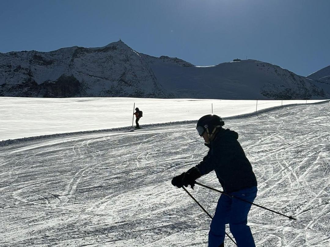 Eskimos Ski School-萨斯费必去景点