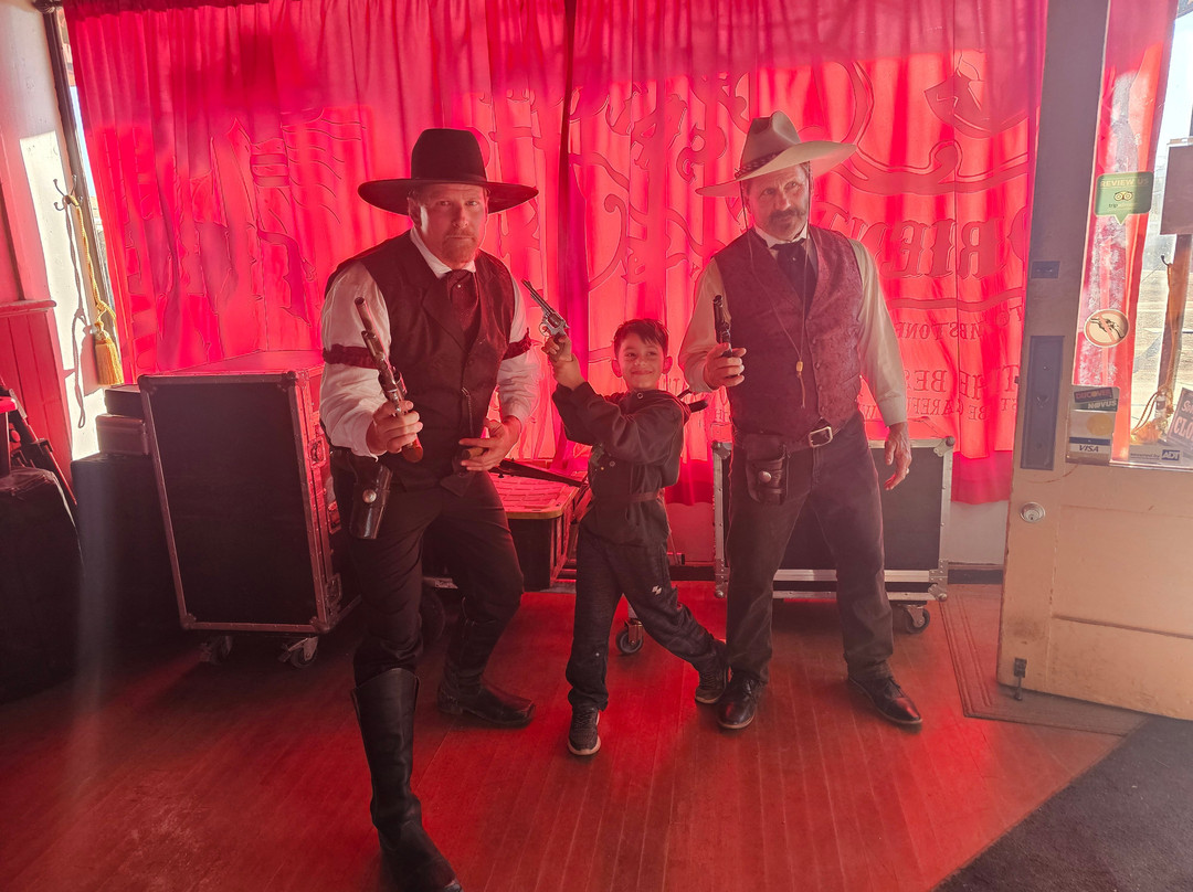 Wyatt Earp's Oriental Saloon & Theater-墓碑镇必去景点