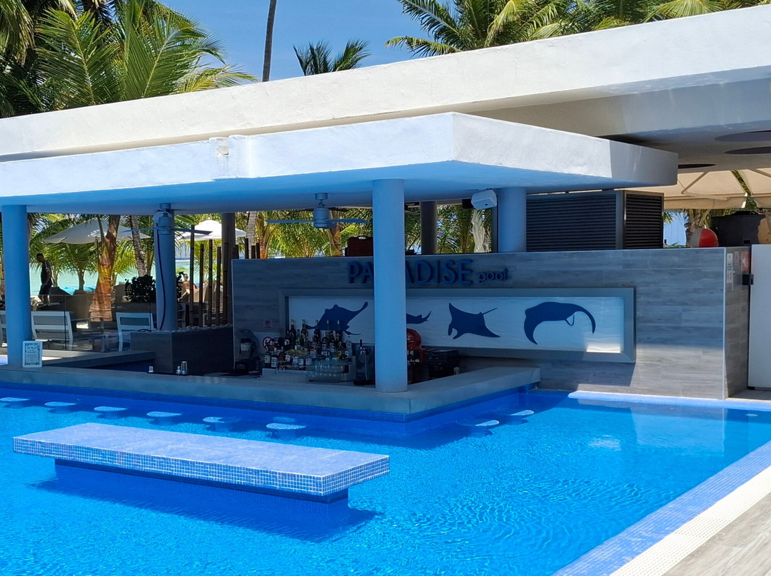 Paradise Pool Bar-Gadifuri必去景点