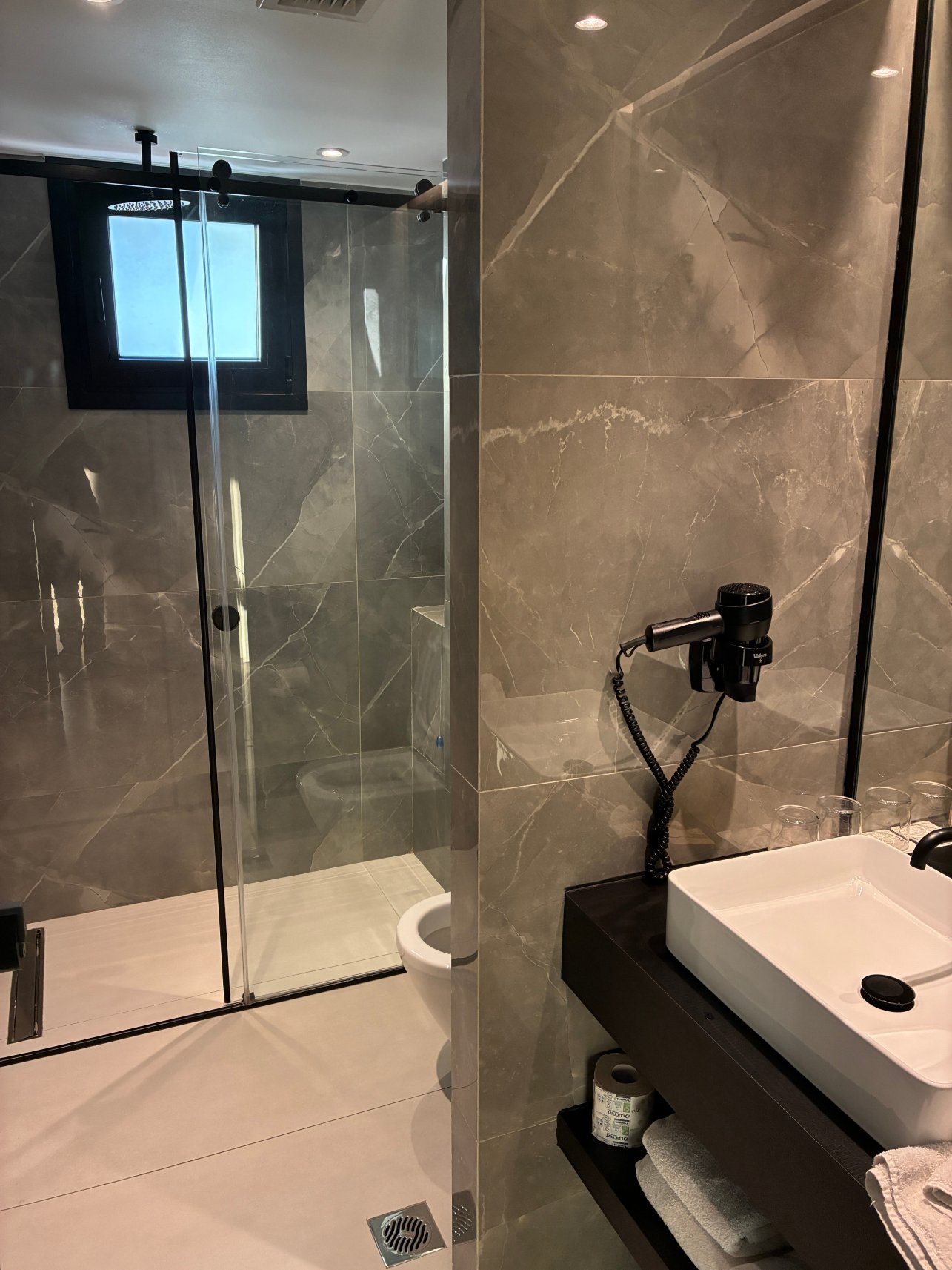 The Port Square Hotel-浴室