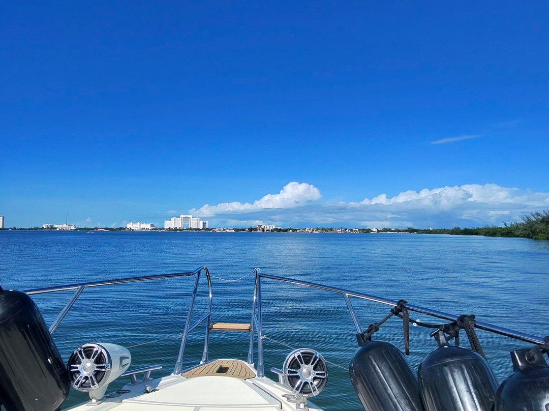 MM Royale Yachts-女人海滩必去景点