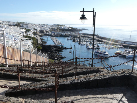 Walk from Puerto del Carmen to Puerto Calero-卡门港必去景点
