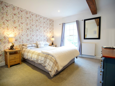 The Golden Boar主图