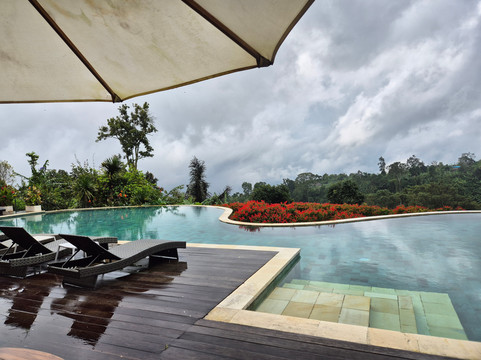 Giriwood Hotel & Villa主图