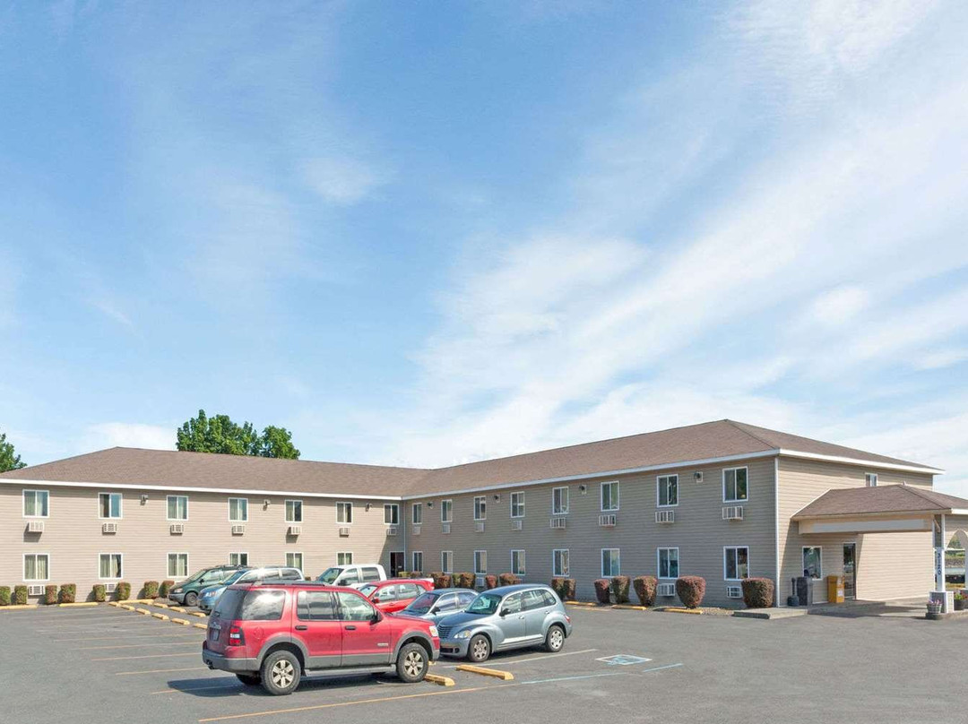 刘易斯顿温德姆速8酒店