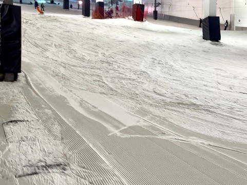 Snozone-米尔顿凯恩斯必去景点