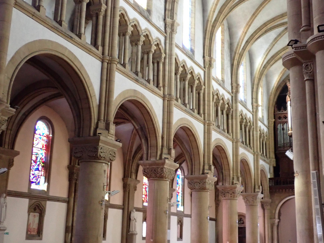 Église Saint-Rémi-沙勒维尔梅济耶尔必去景点