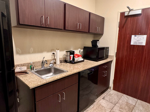 鹅卵石套房酒店-纽波特主图