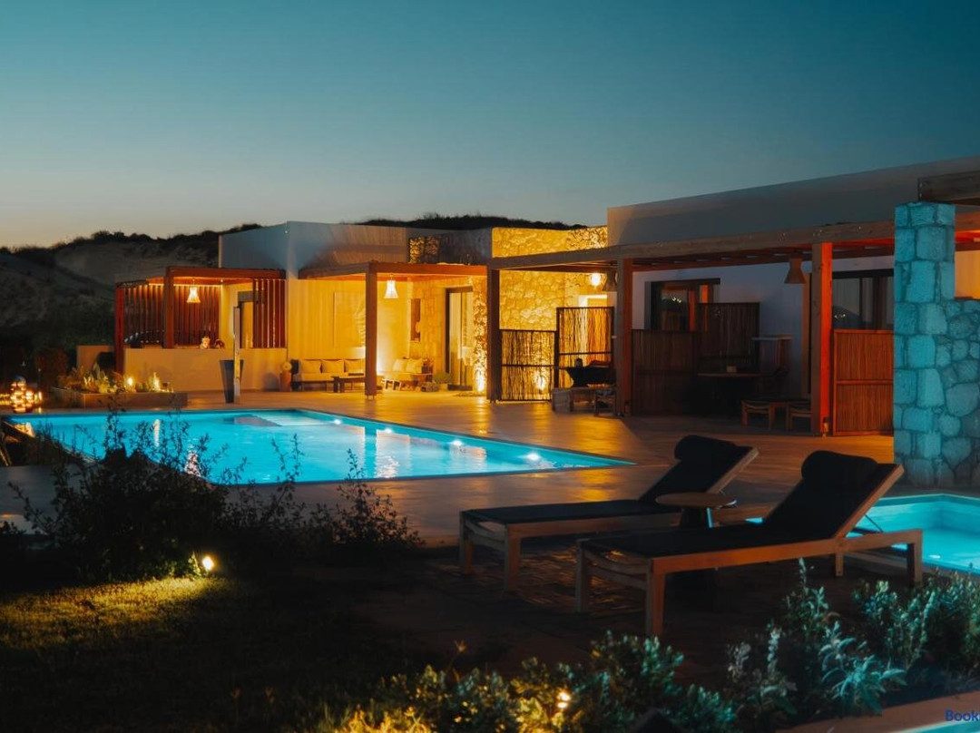 Obsidian Suites Milos
