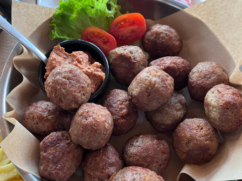 Paradosiakó Kafeneío Ouzerí Eléni