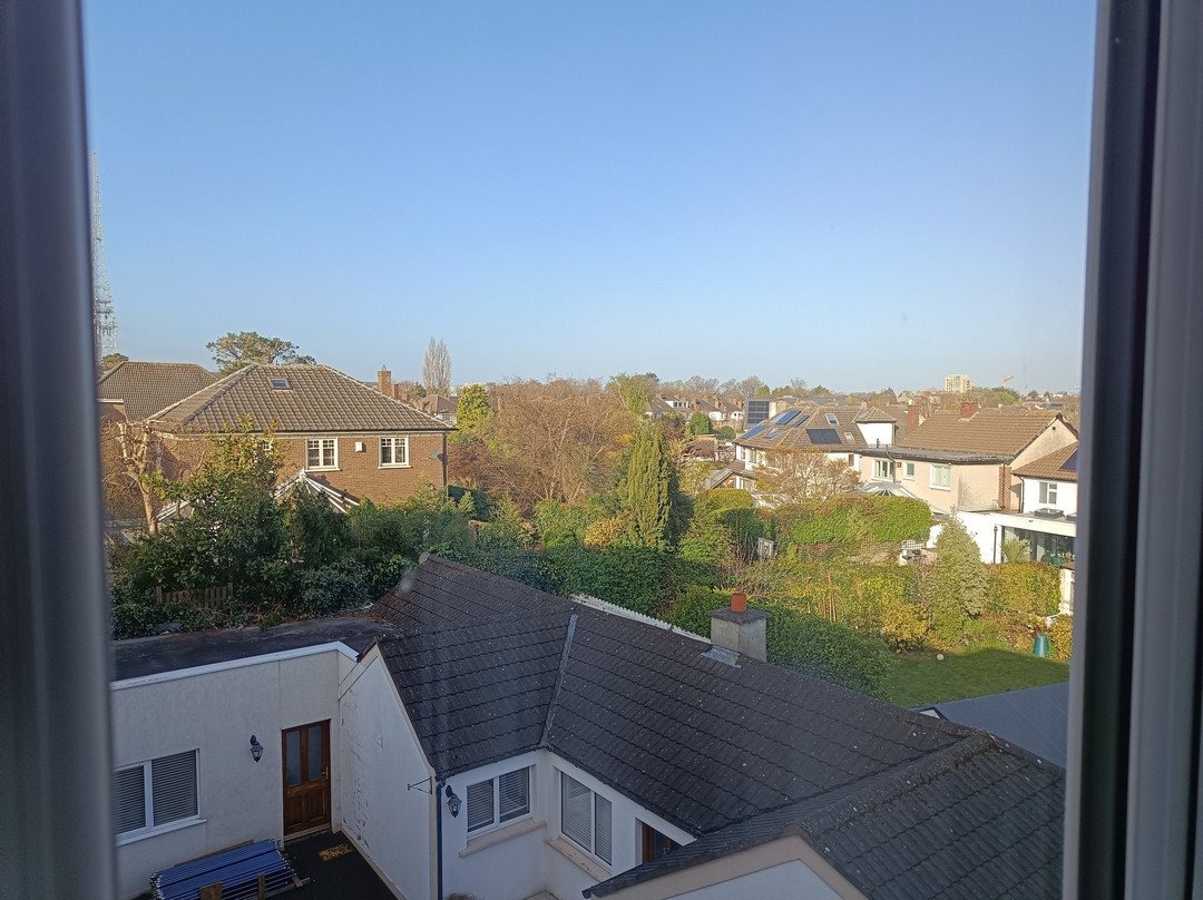 布罗克豪斯套房酒店主图