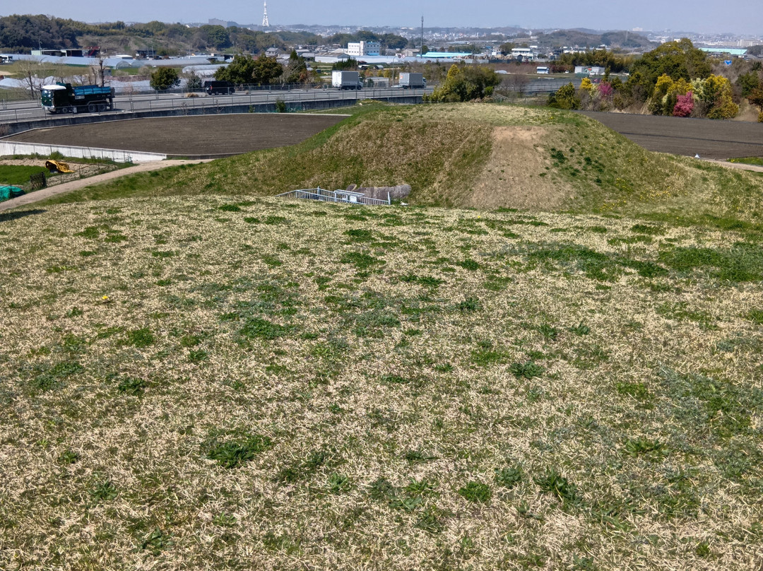 Kanayama Kofun-河南町必去景点