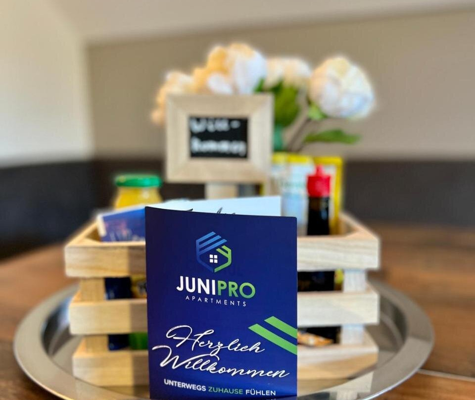 JUNIPRO Apartments & Rooms