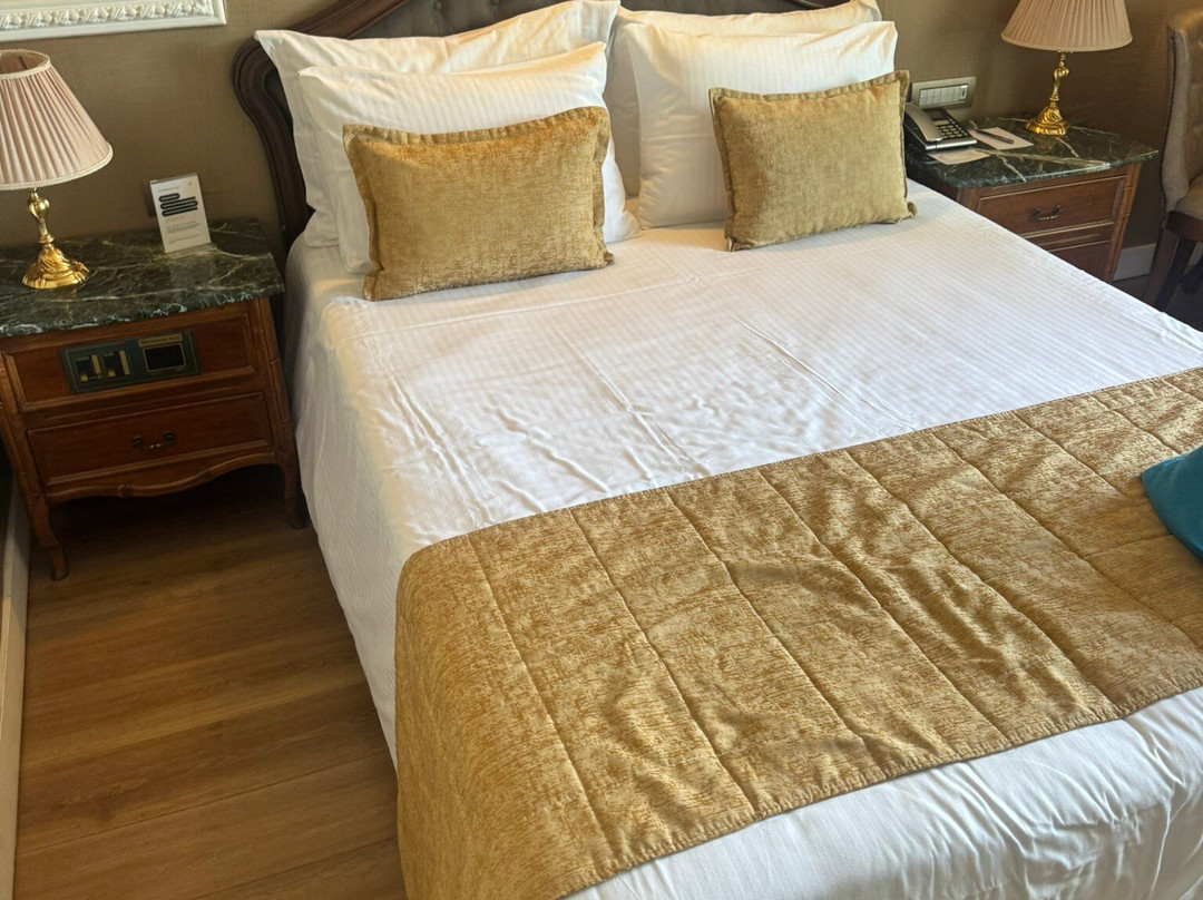 地中海宫酒店主图