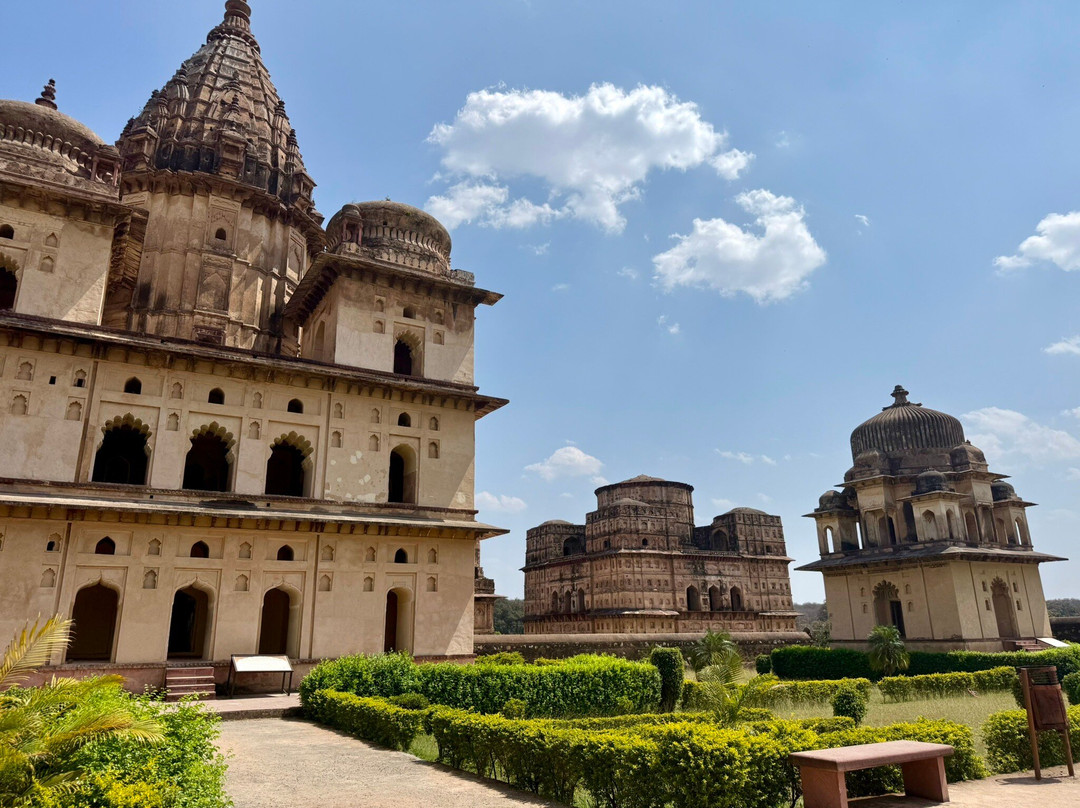 Chhatris Cenotaphs-欧恰必去景点