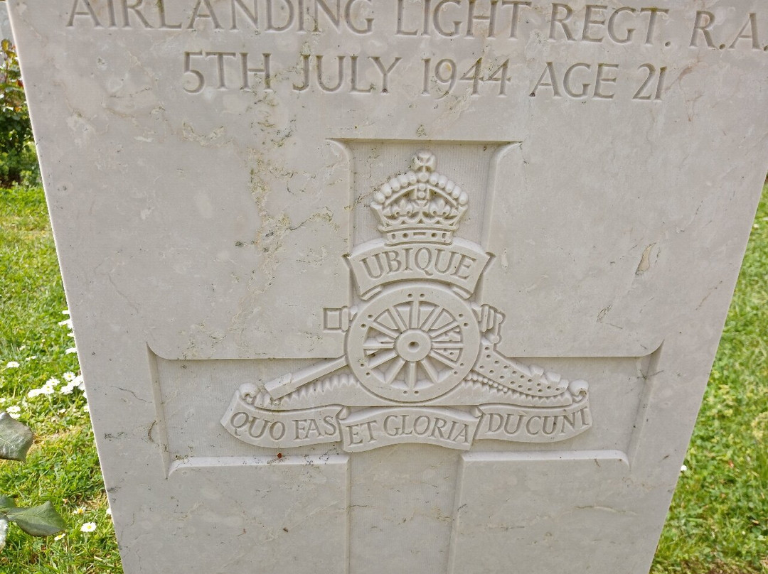 Ranville War Cemetery-Ranville必去景点