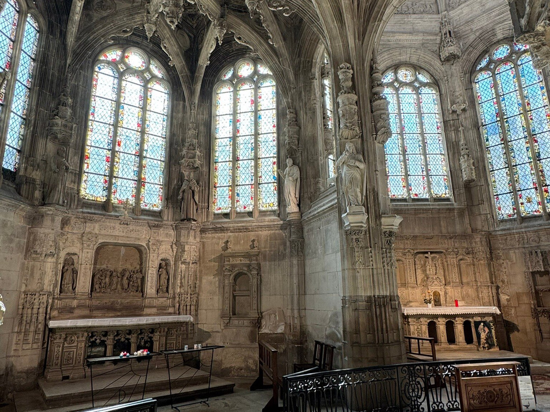Eglise Saint-Pierre-卡昂必去景点