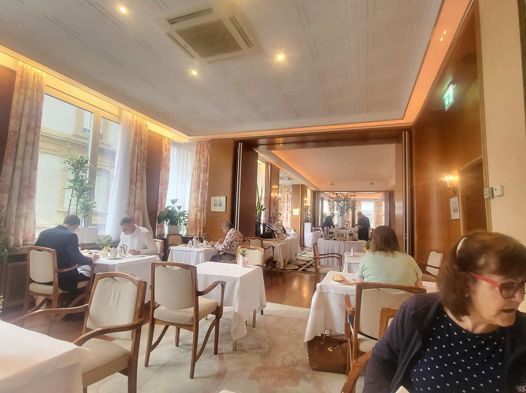 克拉瓦兹大酒店主图