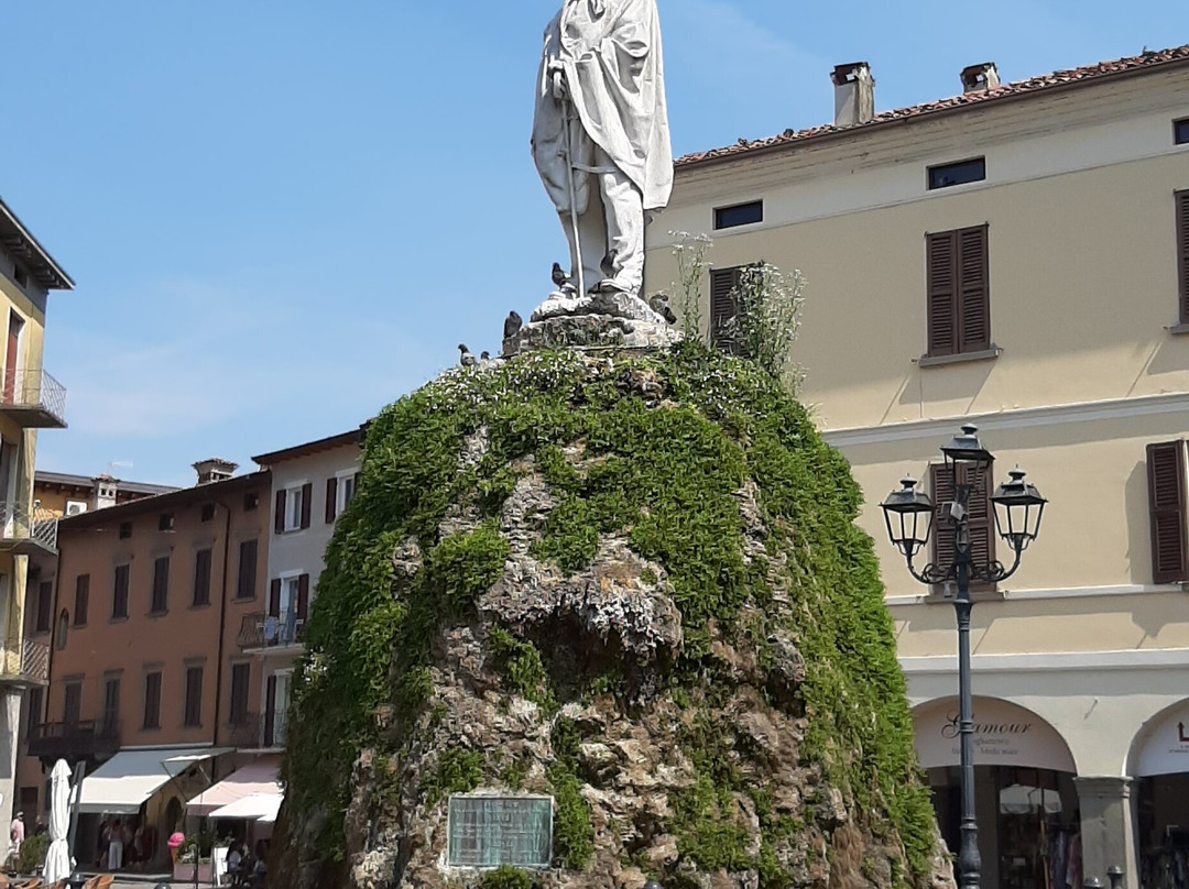 Piazza Garibaldi-伊塞奥必去景点