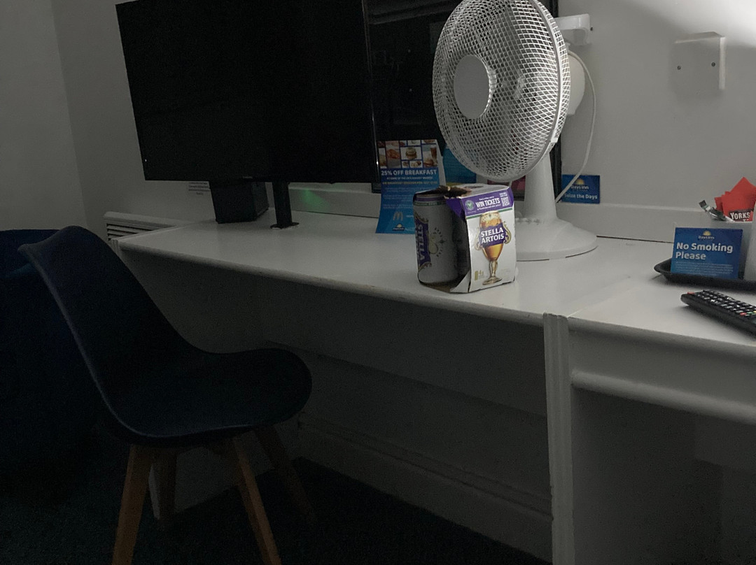 肯德尔基灵顿湖温德姆戴斯酒店主图