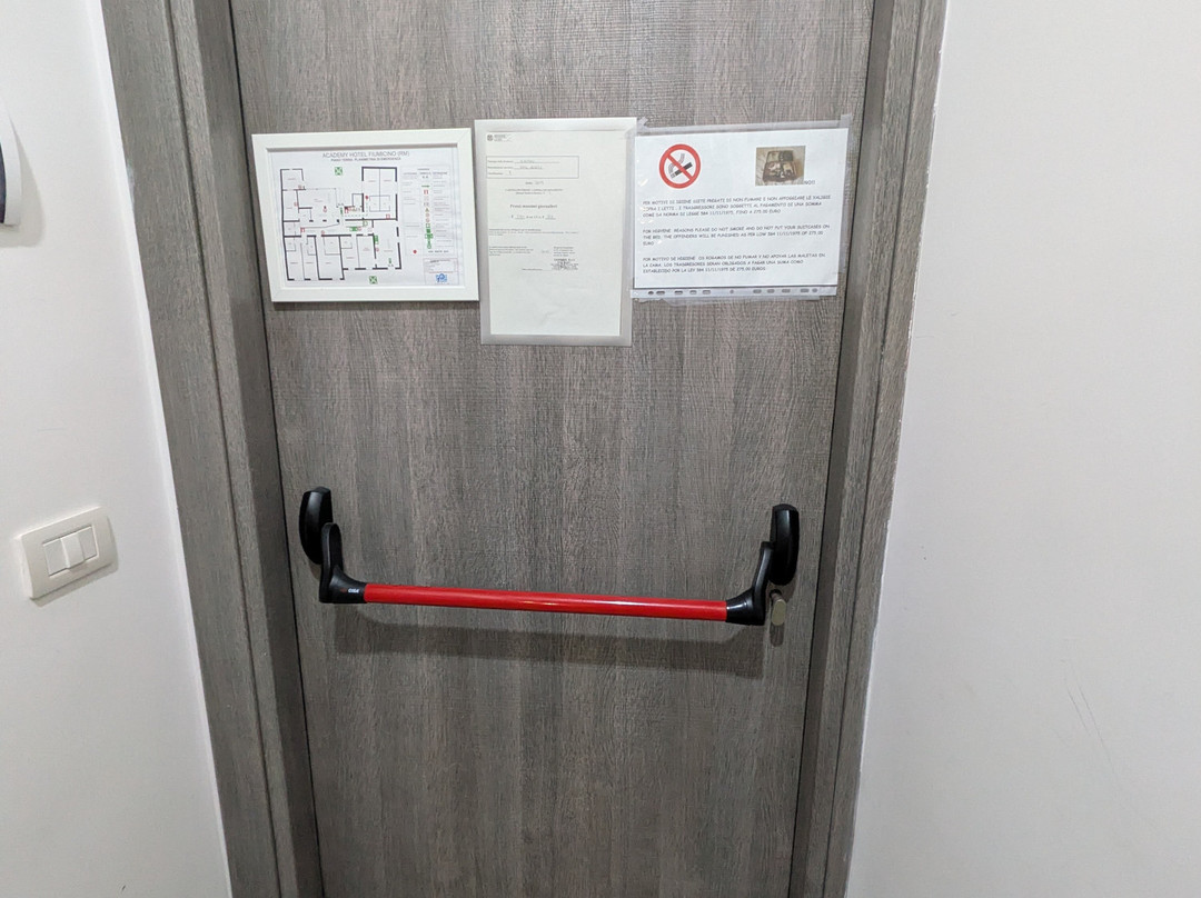 学院酒店主图