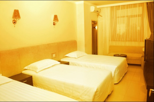 莫太假日酒店(天津滨海新区塘沽地铁站店)主图