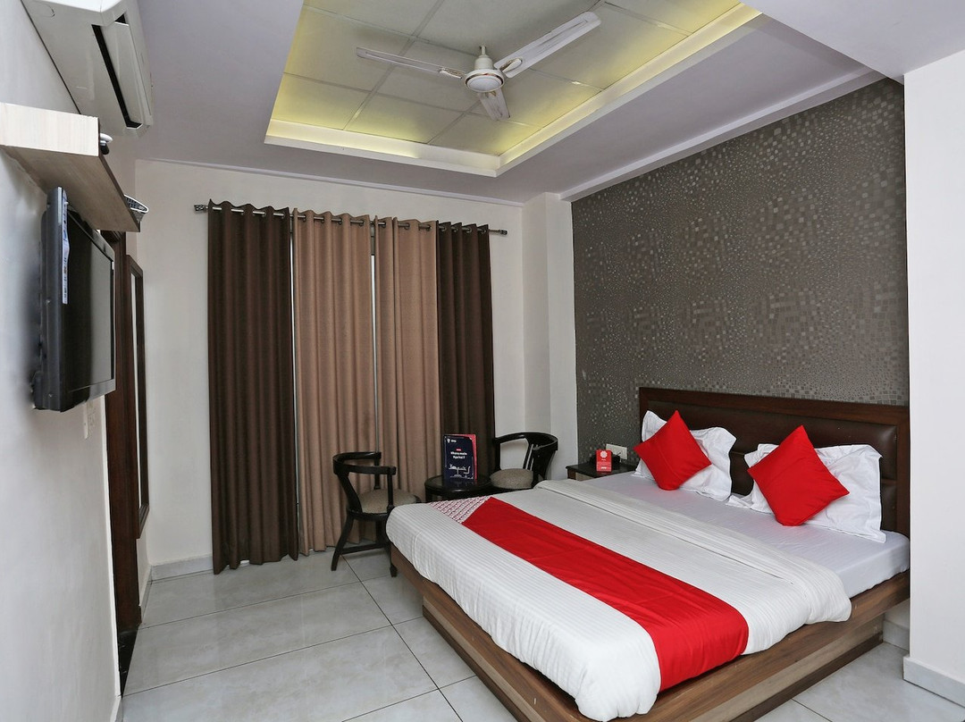 OYO 15382 Hotel Shant Mai