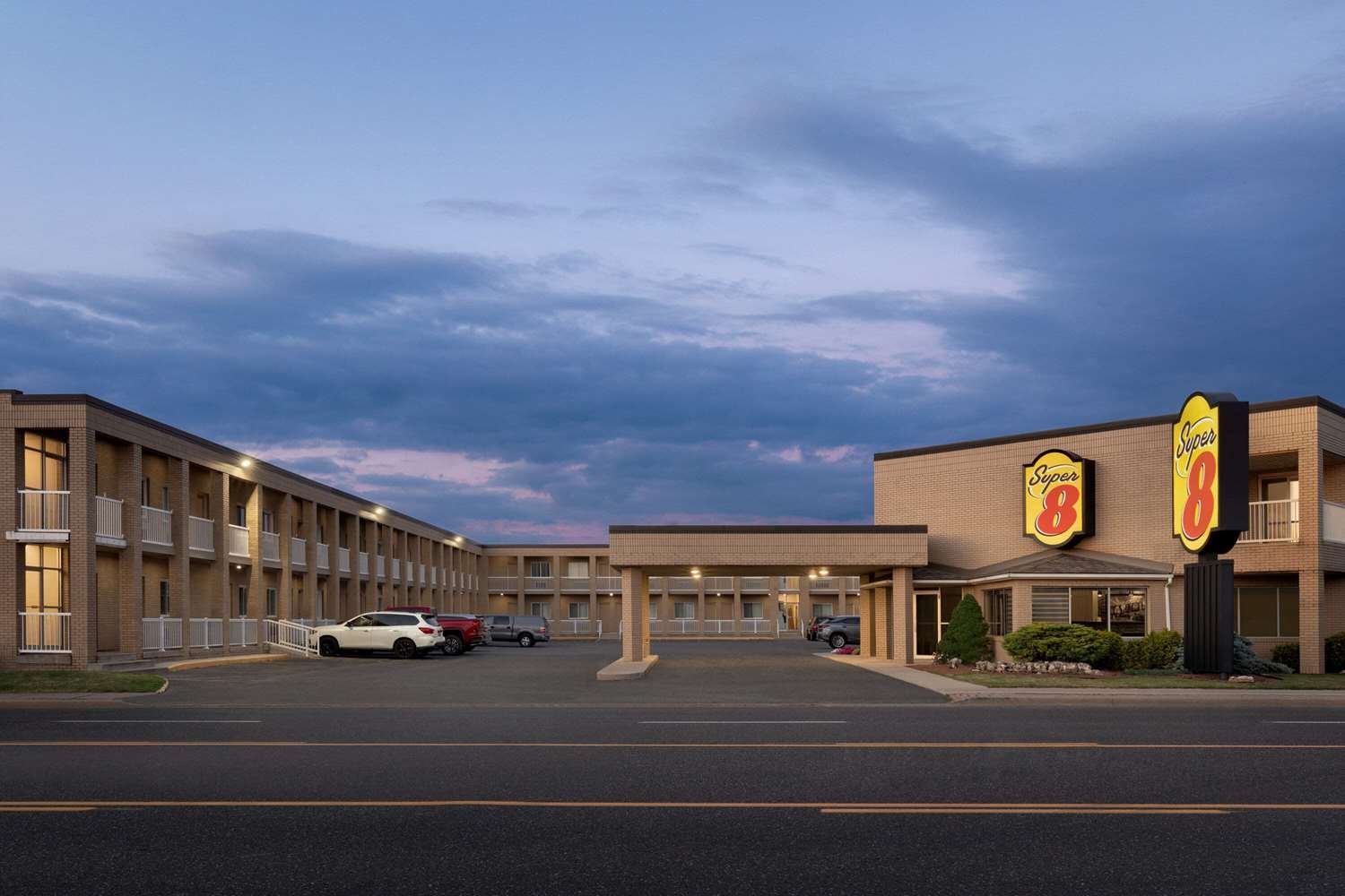 Super 8 By Wyndham Windsor/Dougall-官方