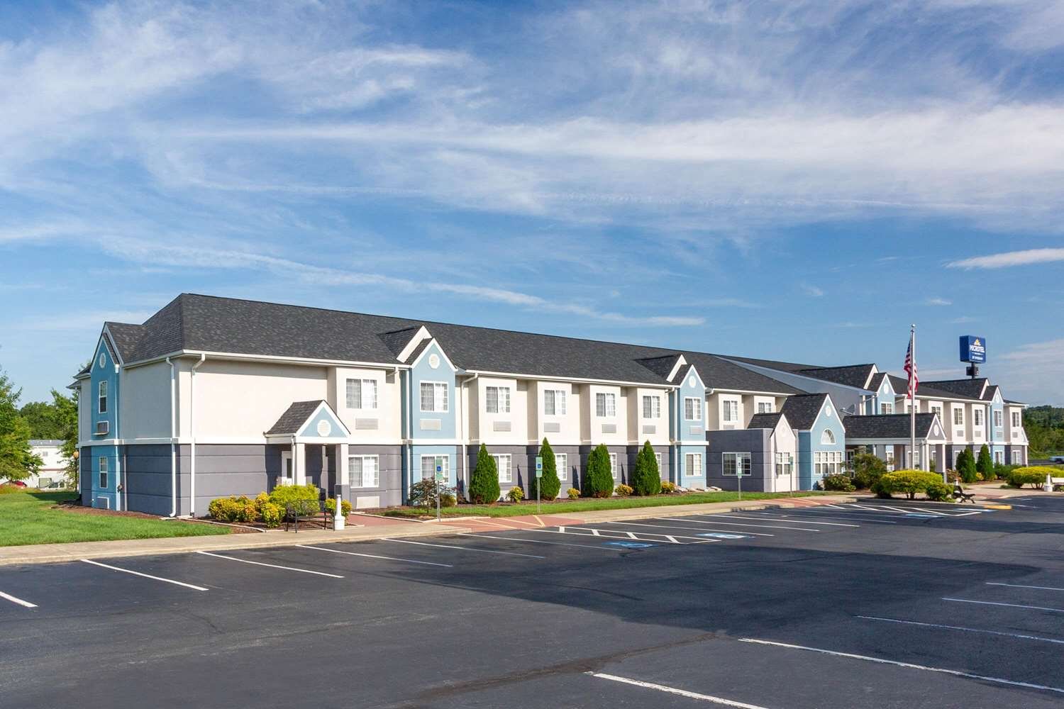 Microtel Inn & Suites by Wyndham Burlington-官方