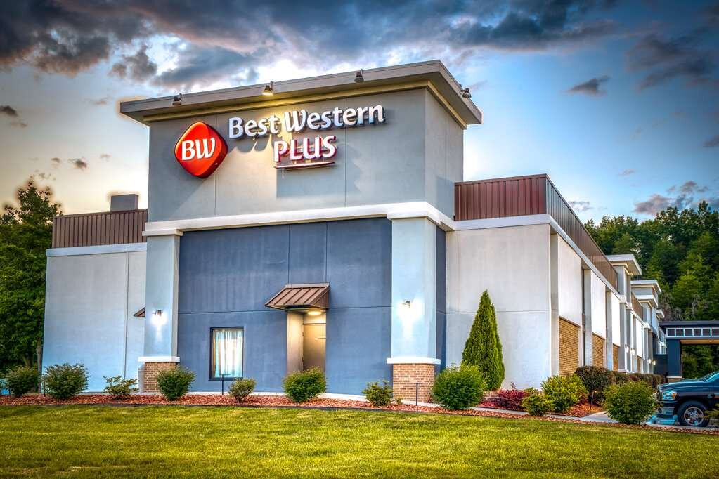 Best Western Plus Yadkin Valley Inn & Suites主图