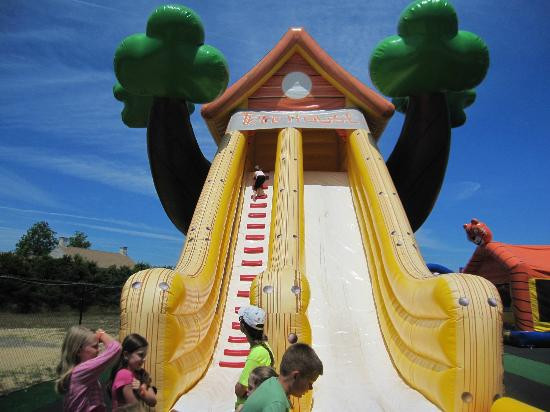 Cape Cod Inflatable Park景点图片