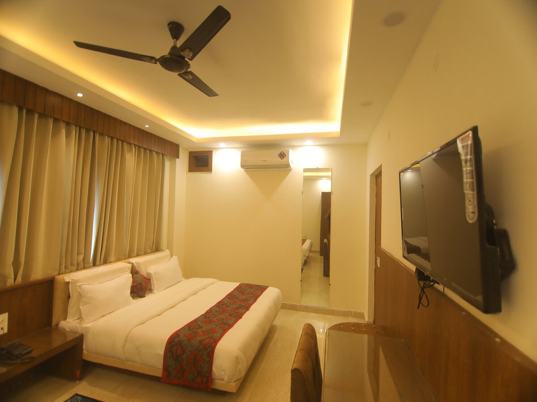 Teertham Hotel主图