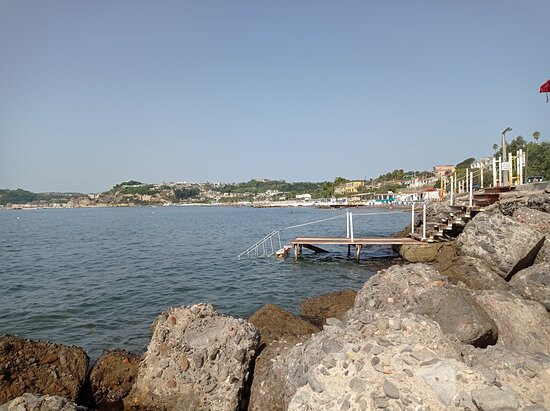 Montenuovo Beach景点图片