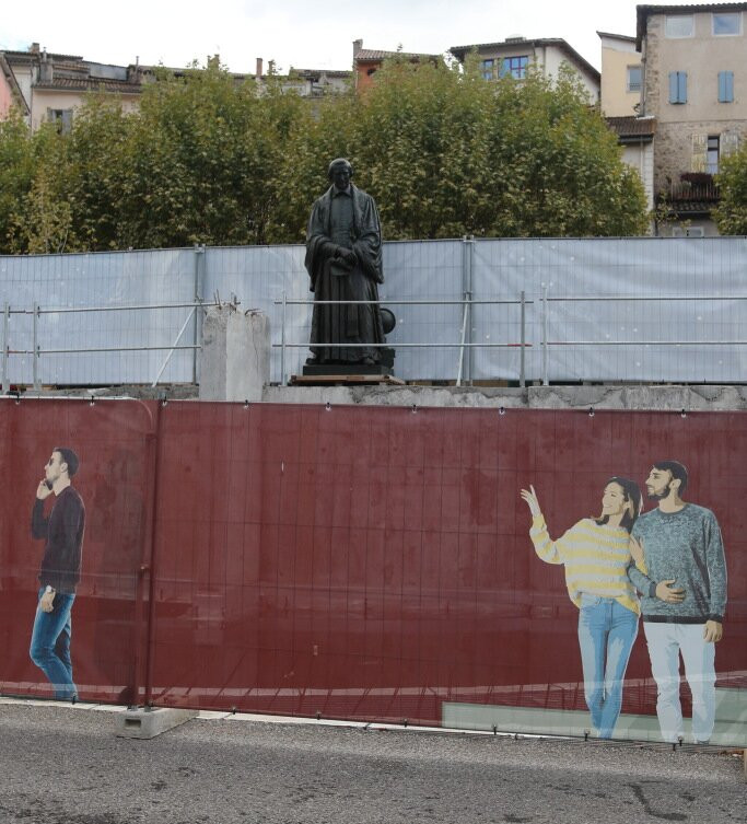 Statue De Pierre Gassendi景点图片