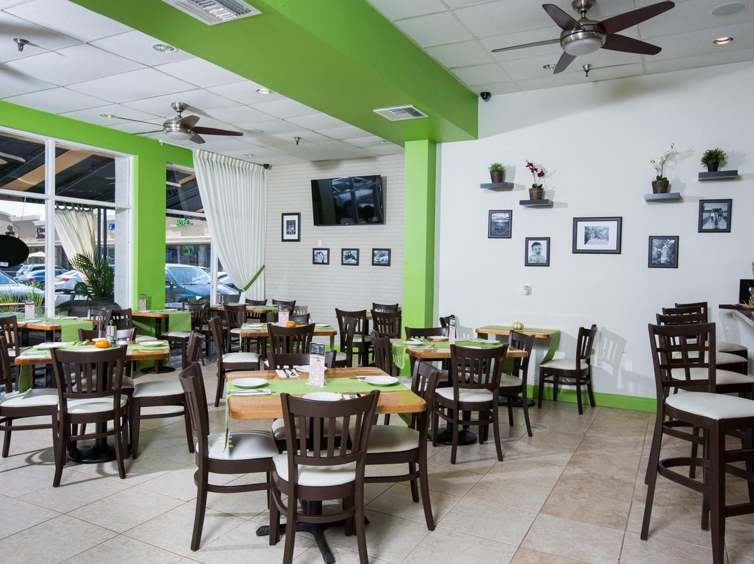 阳光岛海滩餐馆和美食-Family Fresh