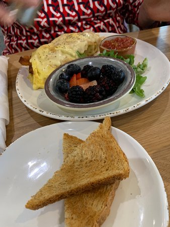 Courtyard High Point-餐饮