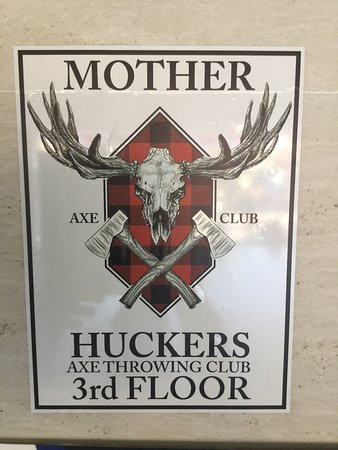 Mother Huckers Axe Club-Tibubeneng必去景点