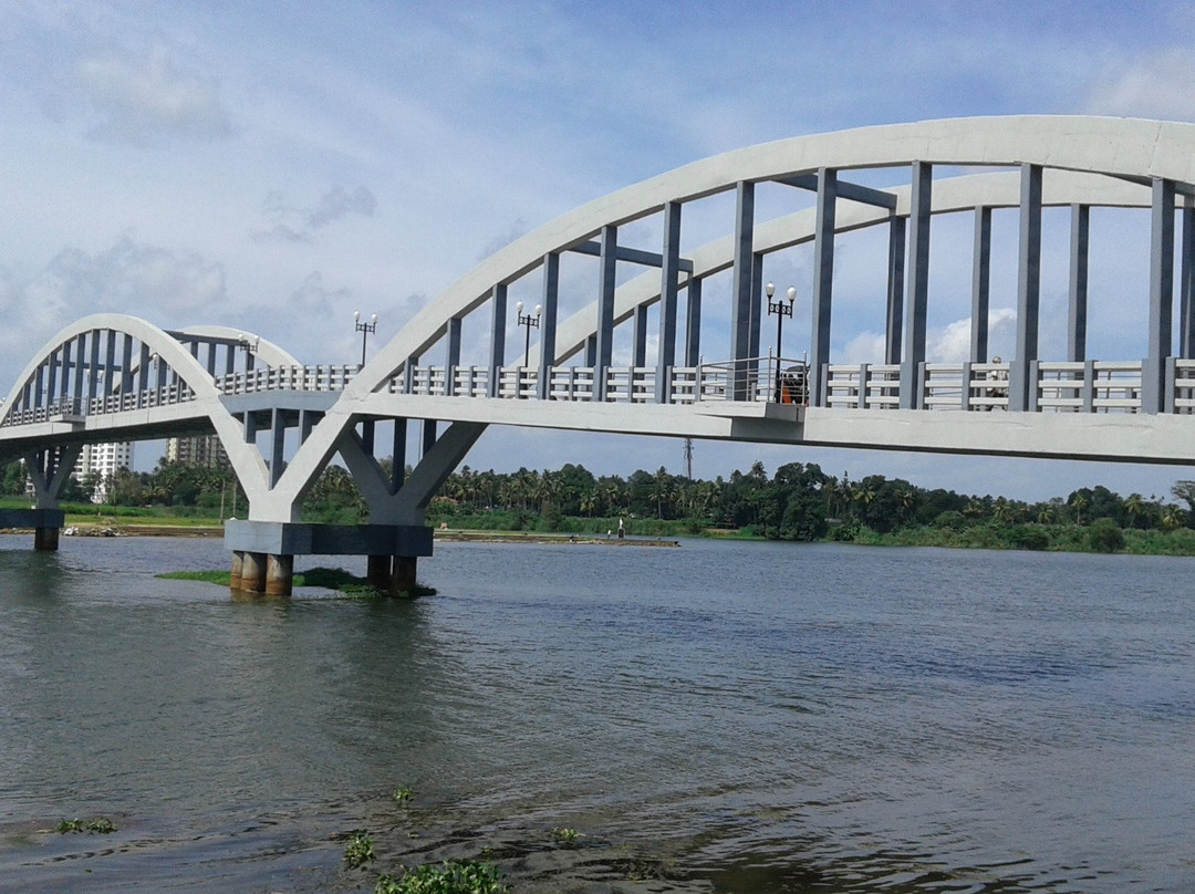 Aluva Shiva Temple景点图片