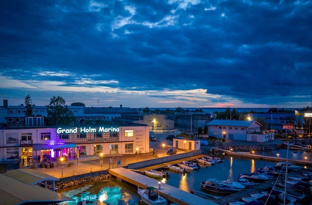 Lyckholm餐馆和美食-Grand Holm Marina