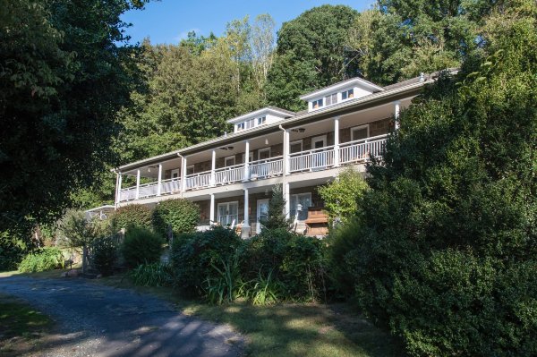 卡尔霍恩之屋旅馆及套房酒店-官方